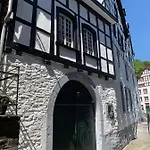 Habitación en casa particular Manoir -1654- Historisch Schlafen In Monschaus Altstadt
