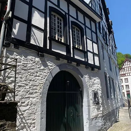 Privatunterkunft Manoir -1654- Historisch Schlafen In Monschaus Altstadt